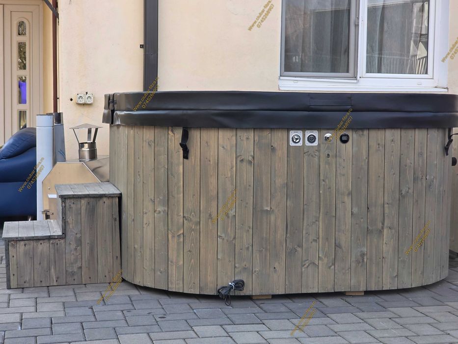 Jacuzzi hidromasaj piscina ciubar