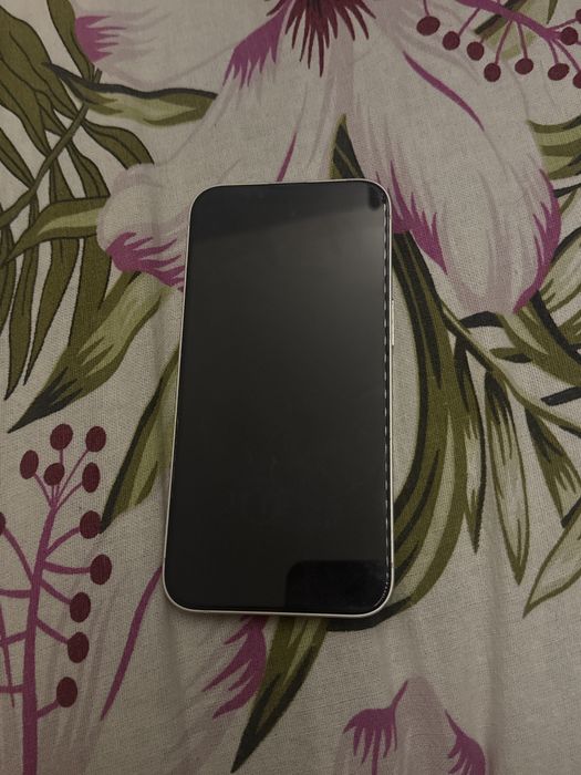 Iphone 13  белый 128 гб