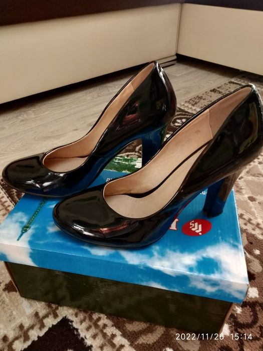 Продам женскую обувь