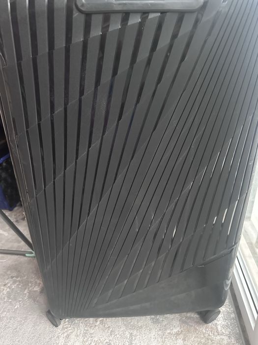 чемодан черный большой