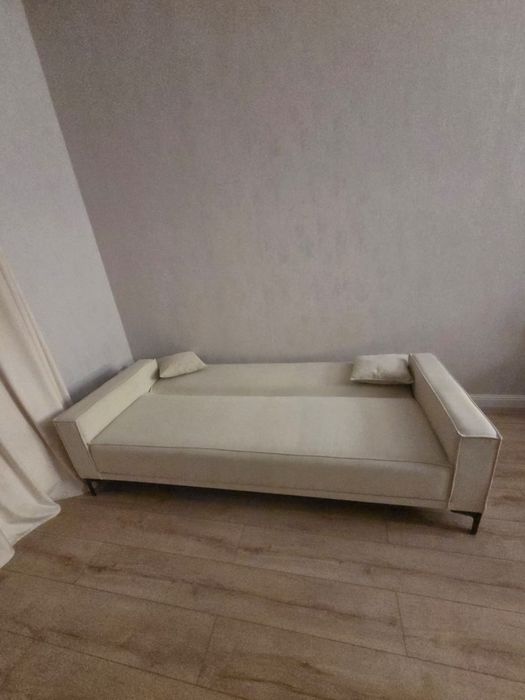 Диван бежевый на продажу