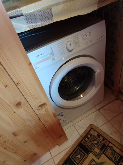 Inchiriez apartament cu 3 camara