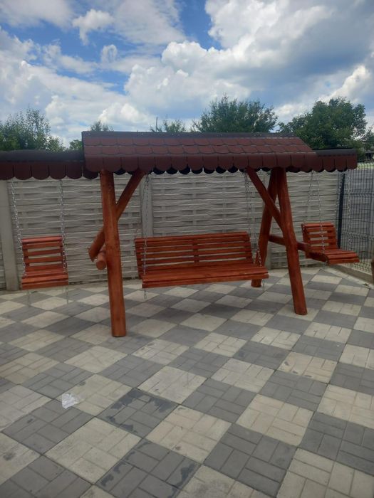 Mobilier din lemn masiv pentru exterior