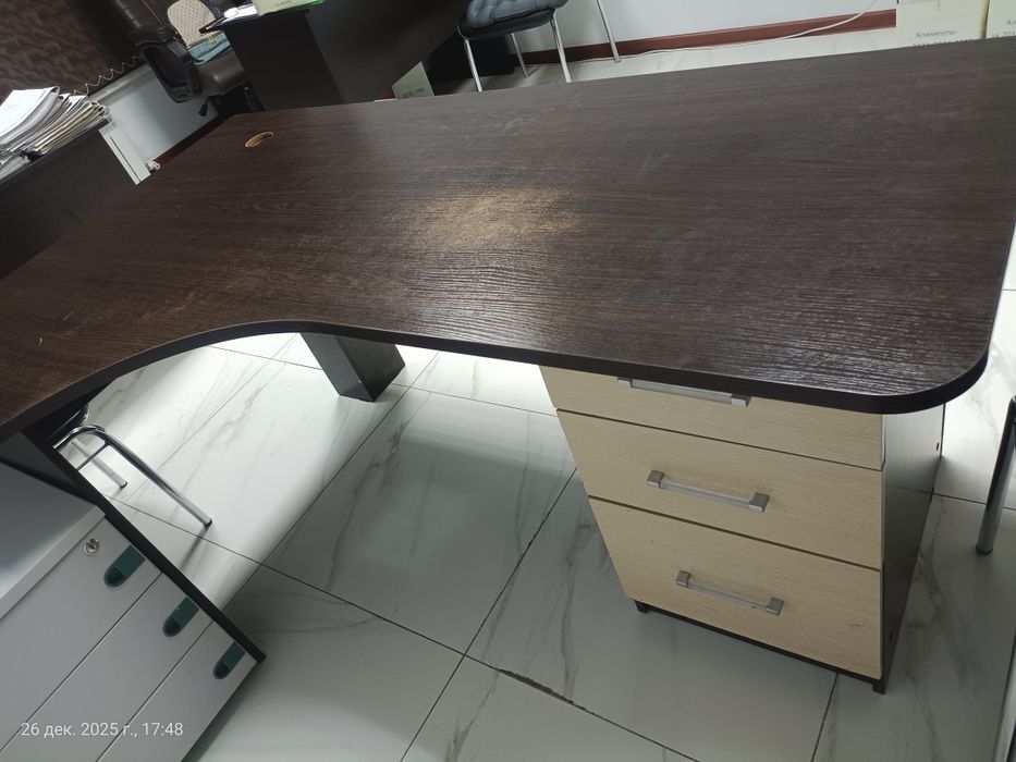 Продам Офисный стол