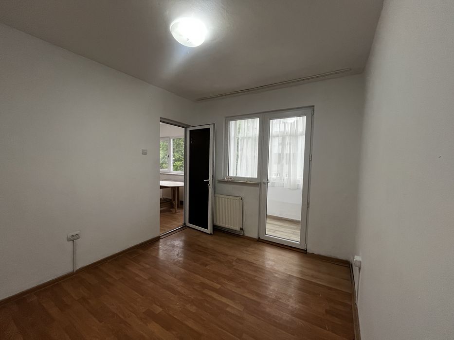Vand  apartament ultracentral langa facultatea Dragan