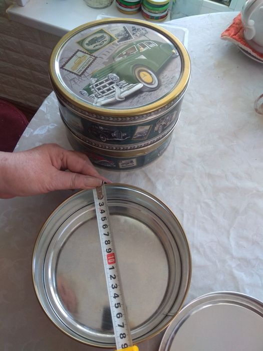 Продам красивые банки из под печенья