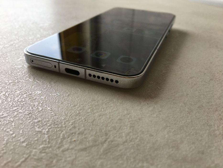 Xiaomi 14 512 GB 12 + 12 Ram White пълен комплект остатъчна гаранция