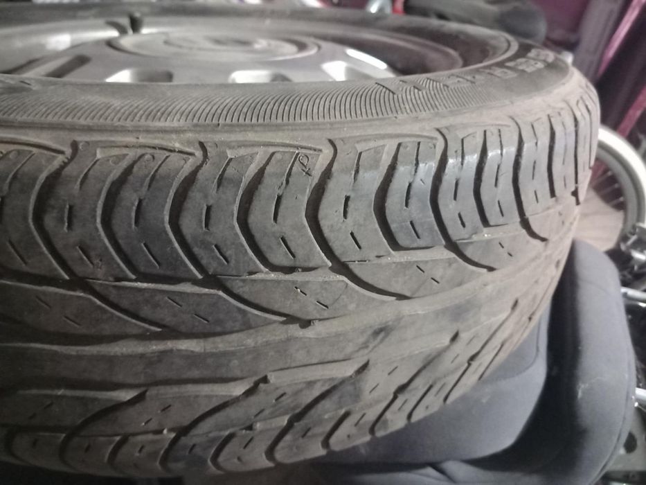 Anvelope 195/65r15 cu jante de aluminiu