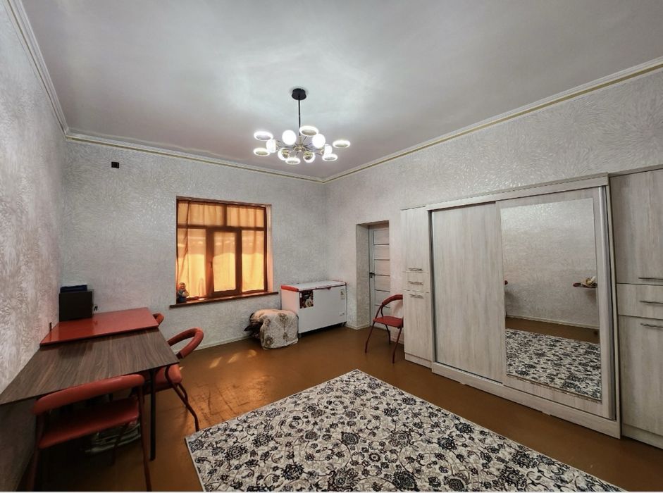 Hovli sotiladi srochno