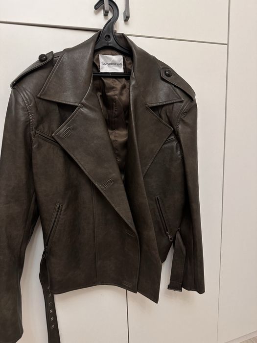 Кожаная куртка(коричневая)