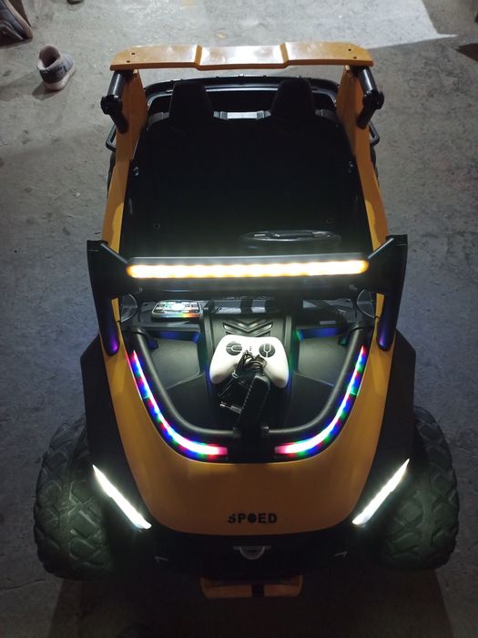 Bolalar moshinasi Jeep