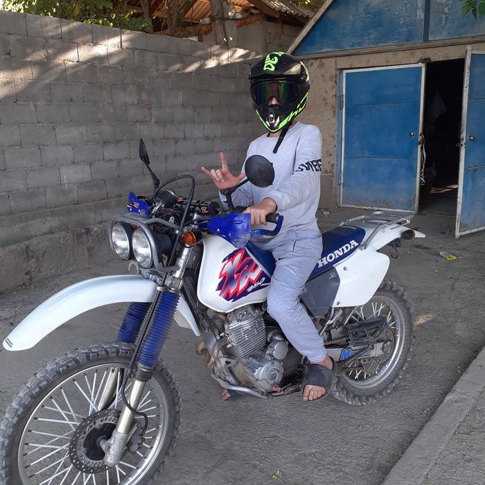 Мотоцикл хонда X R 250