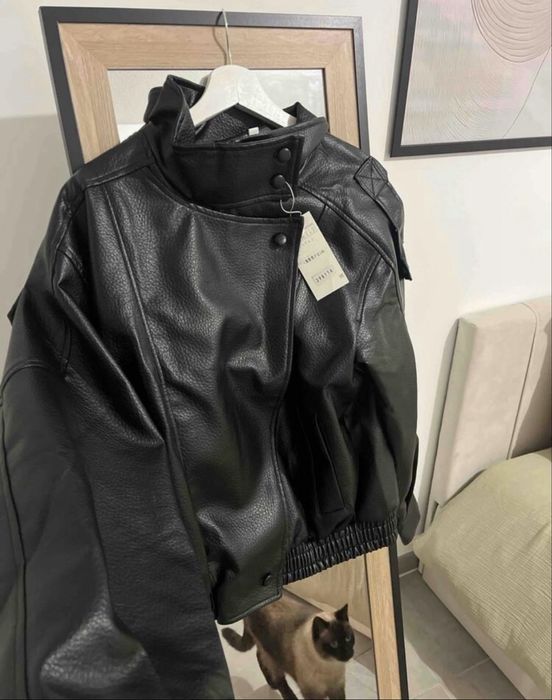 Кожено oversize яке с яка