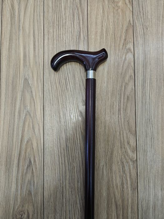 Продам трость из натурального дерева.