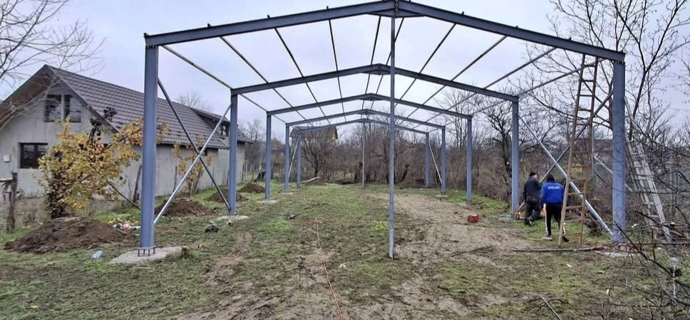 vând structură metalică 10 deschiderea 25 lungimea patru la ștrasină din iPe 180 asigur transport montaj mă deplasez oriunde în țară banii la terminar