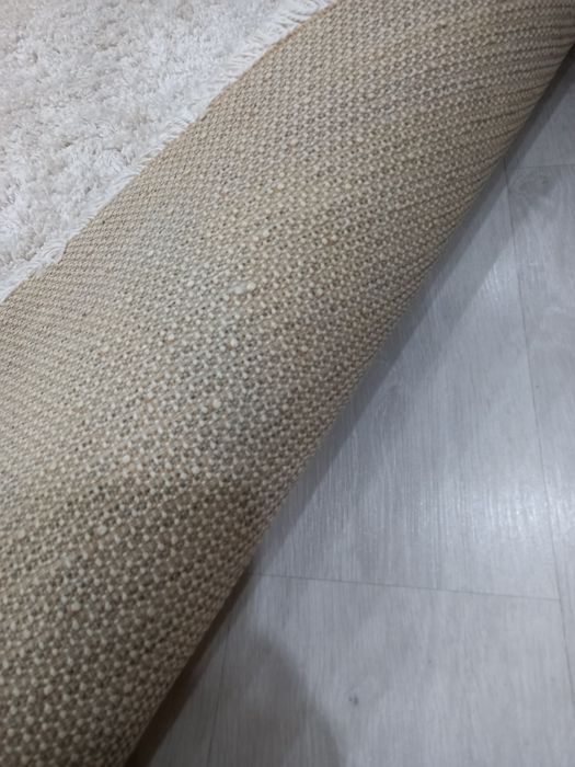 Килим плътен с дълъг ресни