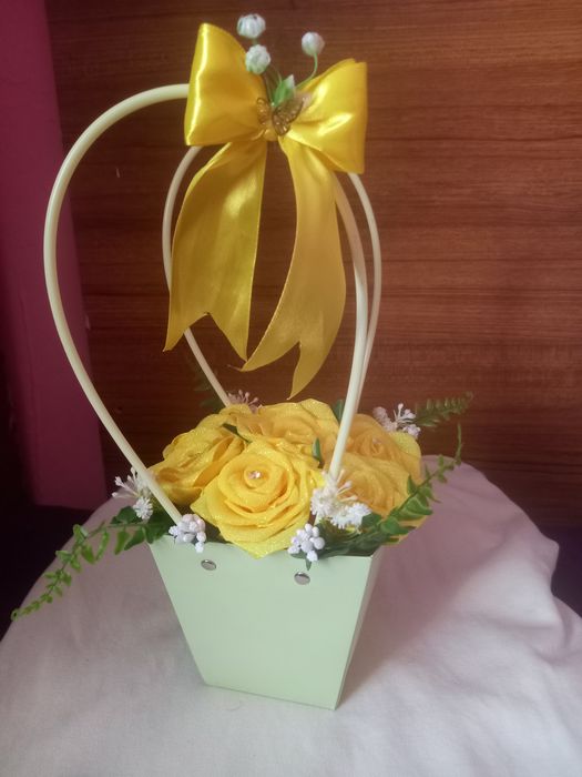 • Aranjament Floral Etern - Trandafiri Satin Realizați Manual, Cadou Deosebit