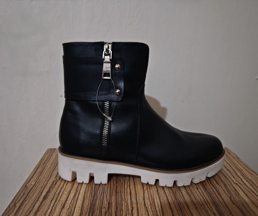 Нови дамски боти естествена кожа - 40% 36 размер черни с бяло