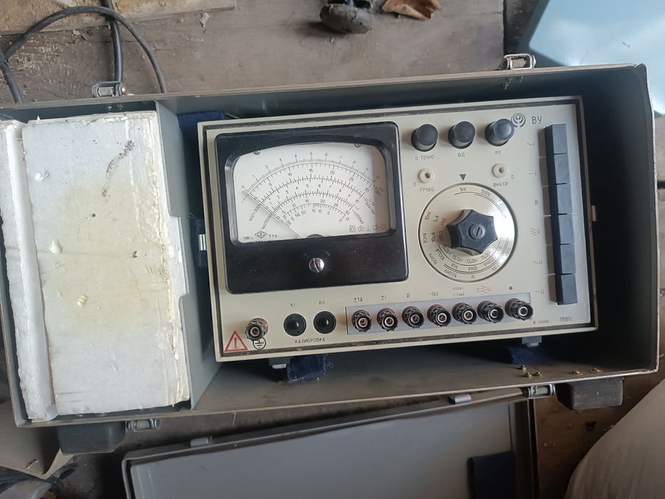 Вольтметр универсальный.