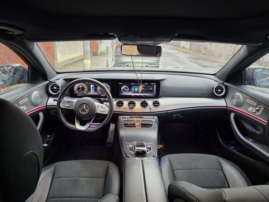 Mercedes E220d AMG pachet int/ext 30.000 eur