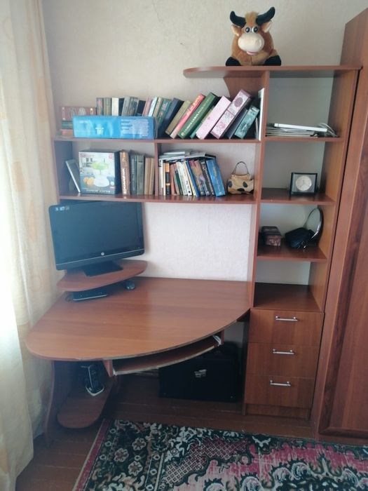 Продам стол для ученика. Срочно