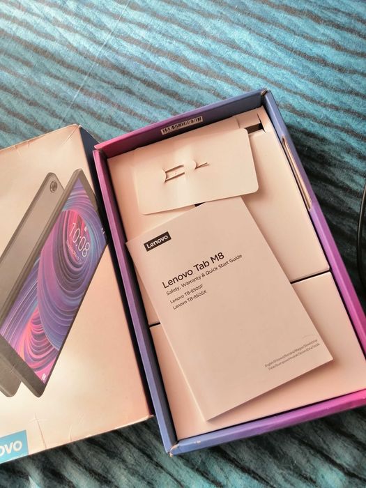 Чисто нов таблет Lenovo M8