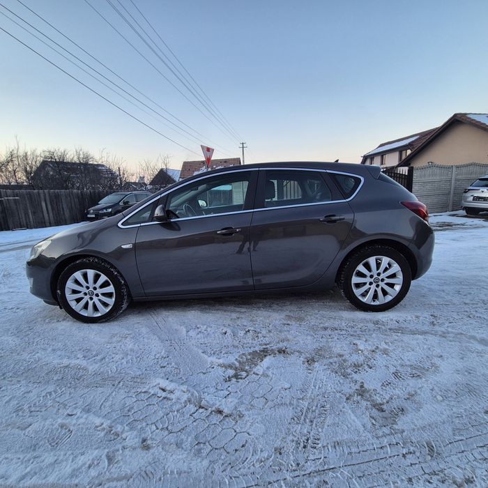 Opel Astra J ,diesel ,110 CP ,euro 5 , navi , Garantie ,Germania ,2011