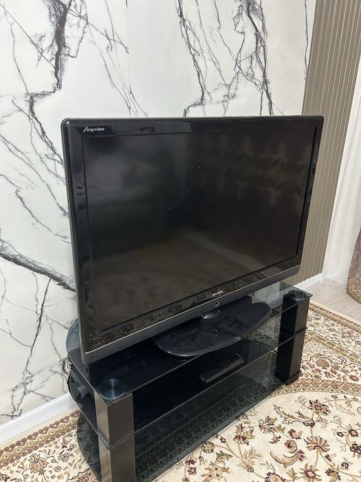 Продам телевизор “”Hisense”с подставкой