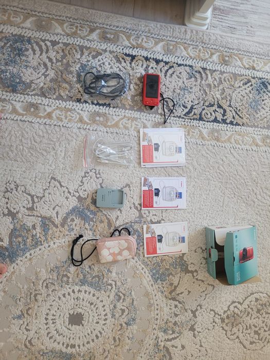 Canon ixus 300 HS красного цвета