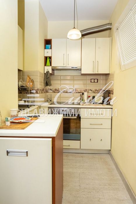 Продава се Етаж от къща в Шумен, Военно училище - 82 кв.м за 1891 €/кв.м - Снимка #2