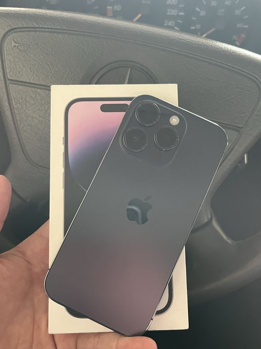 Продам Айфон 14 про 256гб