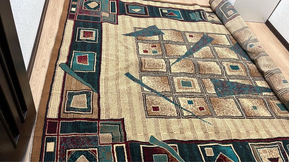 Продам ковер б/у 15.000 тг