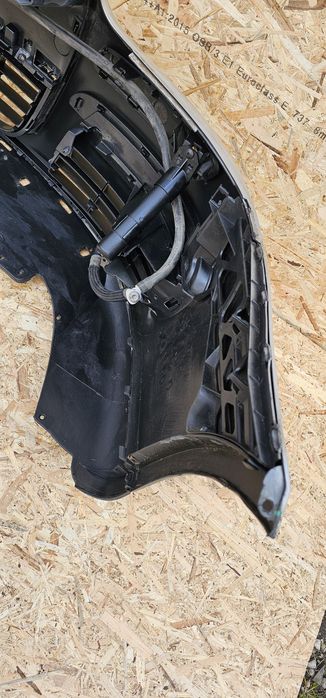 Bară față Volkswagen Jetta / Golf 5 Break Originală cu Spălător Faruri cod Culoare LA7W Poze reale prețul din Rm-Vâlcea Completă