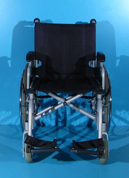 Scaun cu rotile din aluminiu Trenmobil / latime sezut 46 cm