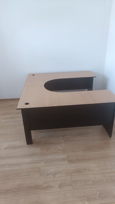 vand șifoniere și birouri