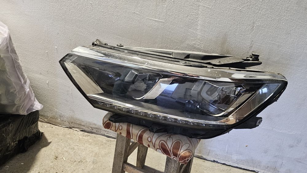 Far stânga Passat b8 led
