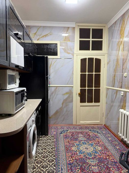 Медгарадок Шифокорлар массив 3 хона Евро ремонт