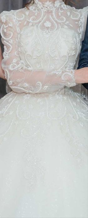 Свадебное платье с фатой