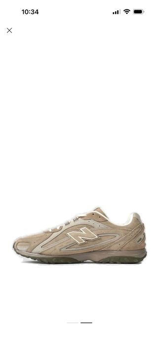 New Balance 204L Lace-Up Sneakers