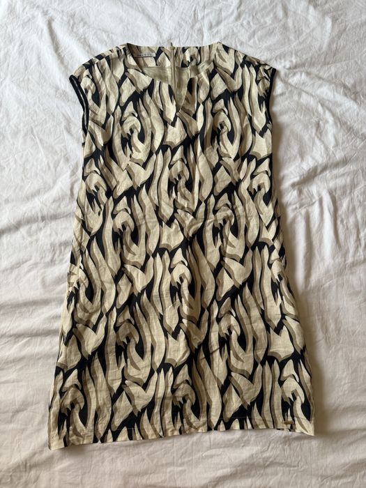 Рокля до коленете DIKA