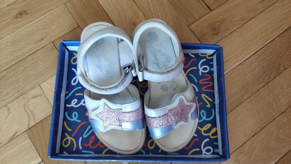 Продавам детски сандали Primigi 28 номер естествена кожа