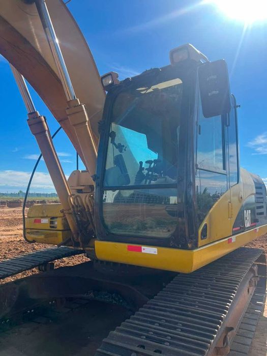 Экскаватор Caterpillar 320DL в хорошем состоянии