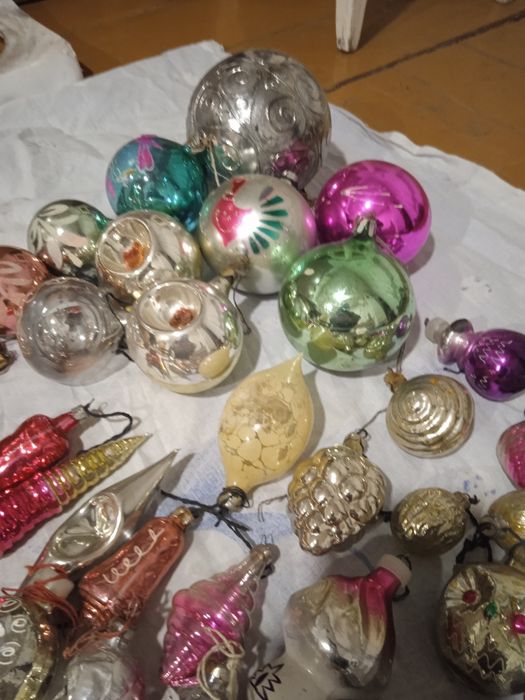 Игрушки елочные.