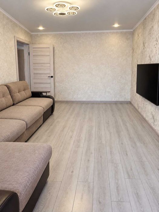 Продам 2-комн квартиру р-н 8 школы