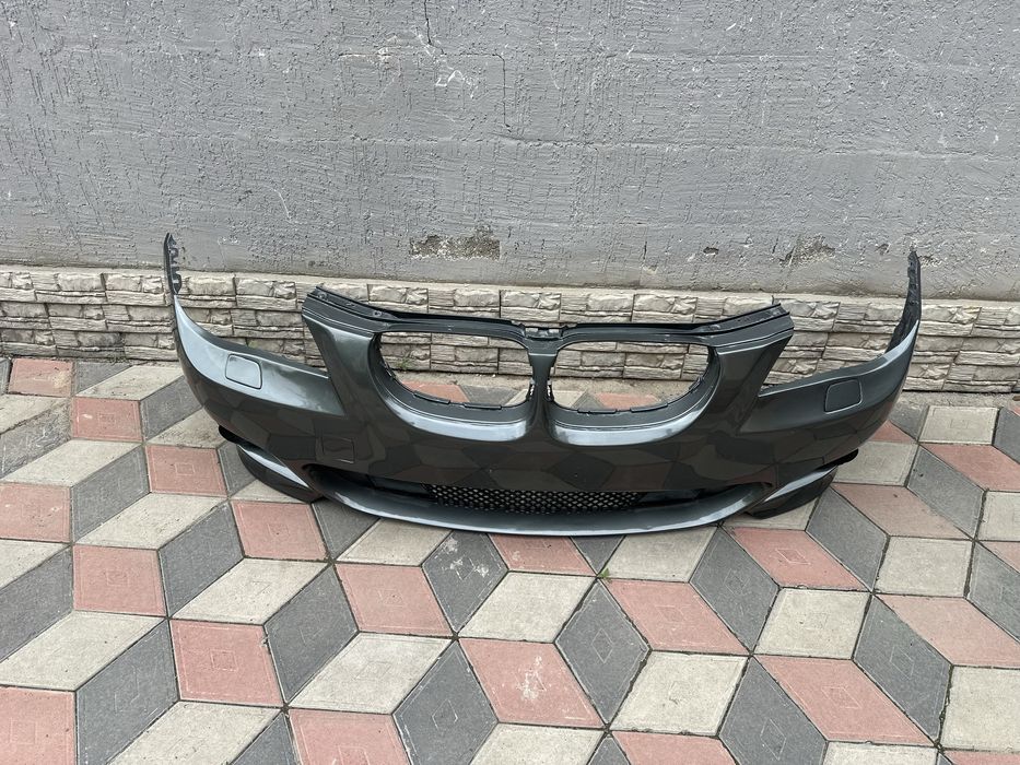 Бампера пороги на BMW e60 перед M-tech
