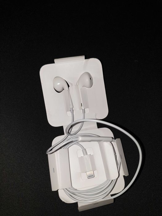 Casti originale Apple cu mufa lightning pentru iPhone iPad cu serie
