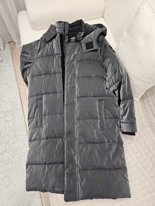 Длинный зимний пуховик Hollister до колен