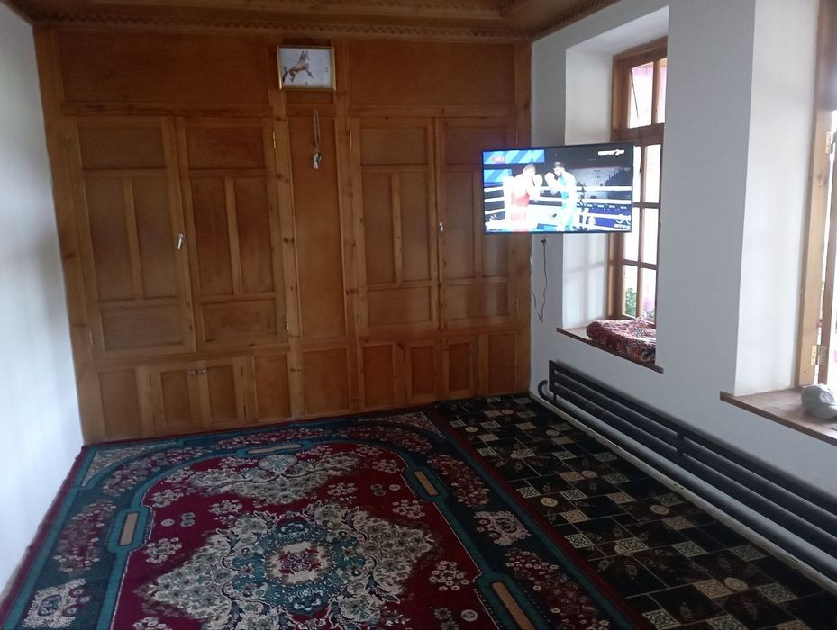 Uy sotiladi 4xona 25 sòtiģ