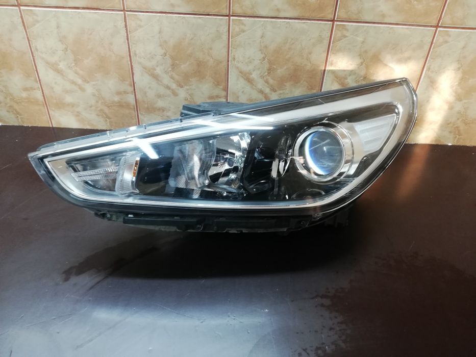 Far hyunday i30 stanga 2017-2019