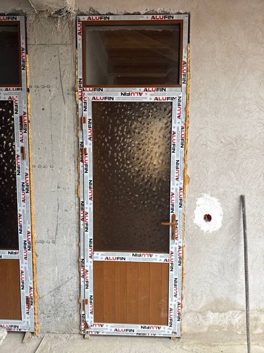 Akfa rom eshiklar sotiladi